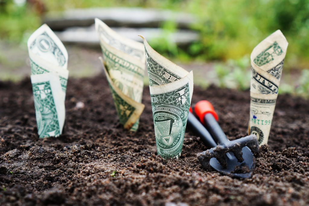 tener mucho dinero en cuenta corriente